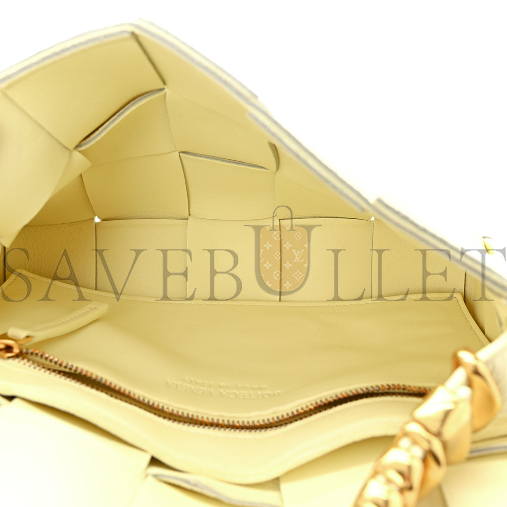 BOTTEGA VENETA GRAINED CALFSKIN MAXI INTRECCIATO CASSETTE CROSSBODY BAG ICE CREAM (23*15*5.5cm)