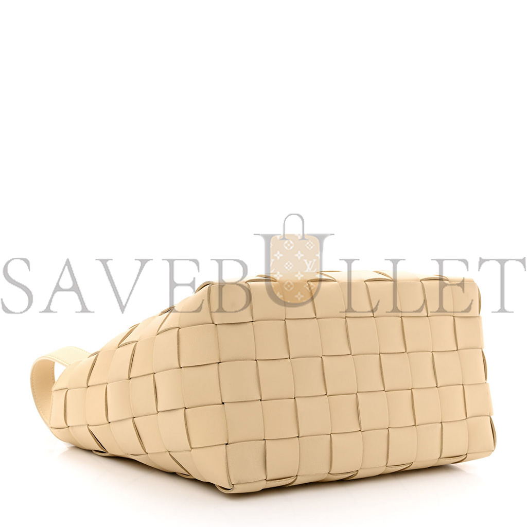 BOTTEGA VENETA LAMBSKIN MAXI INTRECCIATO BOWLING CASSETTE SHOULDER BAG PORRIDGE (27*27*15cm)