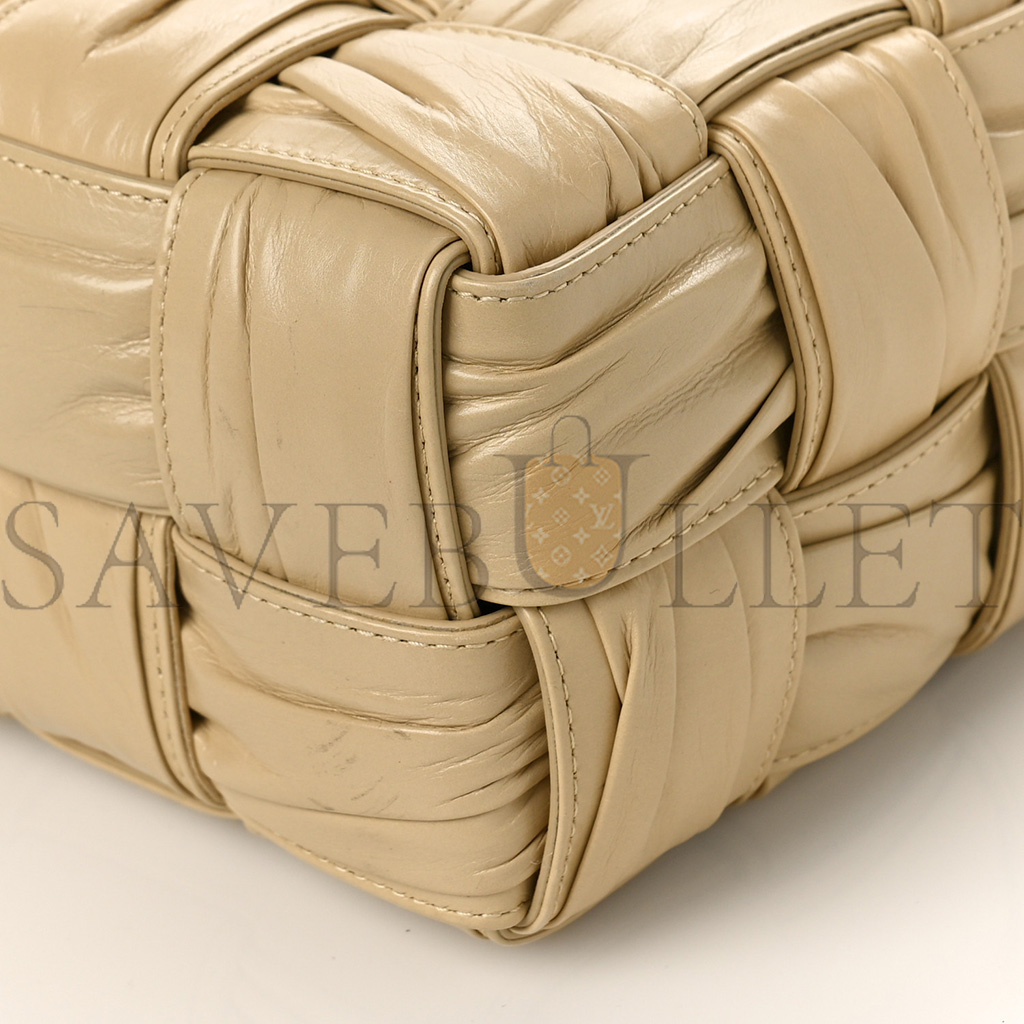 BOTTEGA VENETA CALFSKIN INTRECCIO PLISSE CAMERA BAG PORRIDGE (24*16*8cm)