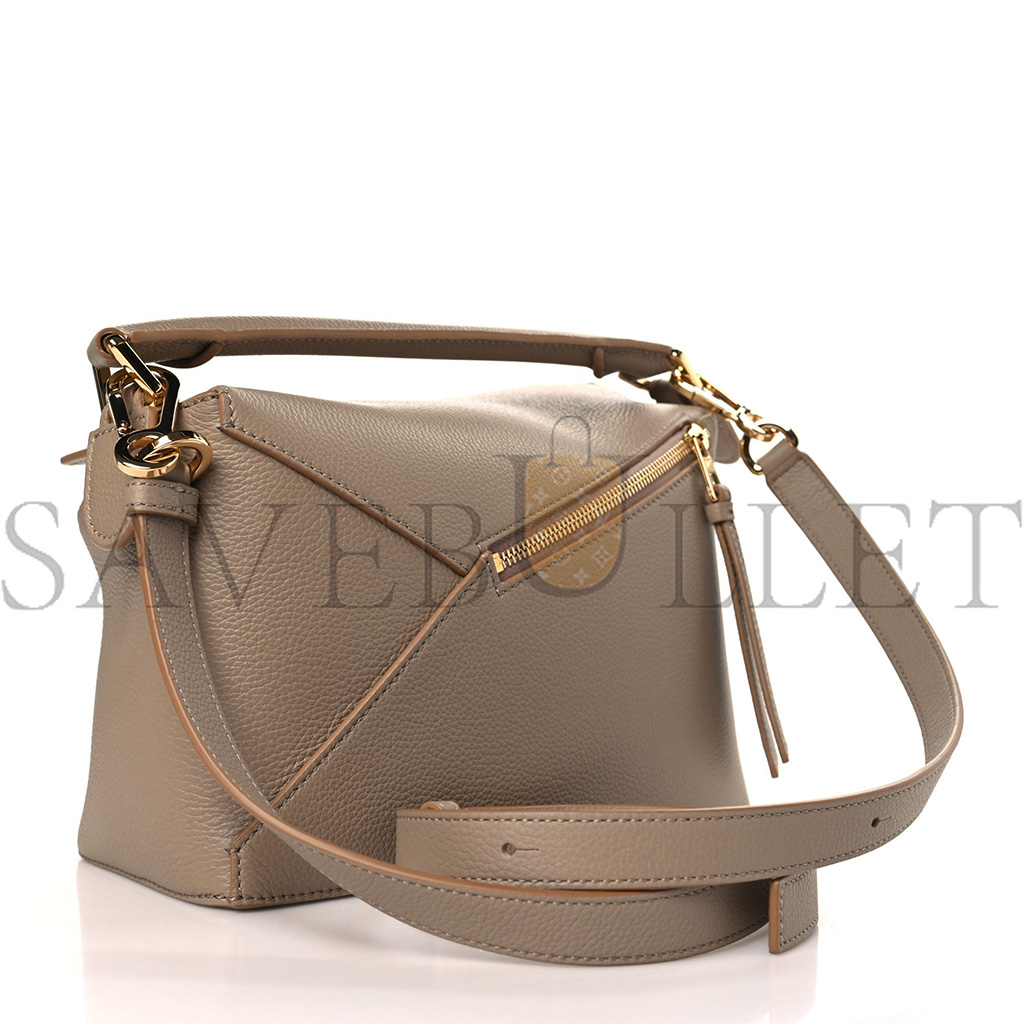 LOEWE GRAINED CALFSKIN SMALL PUZZLE EDGE BAG SAND (24*16.5*10.5cm)